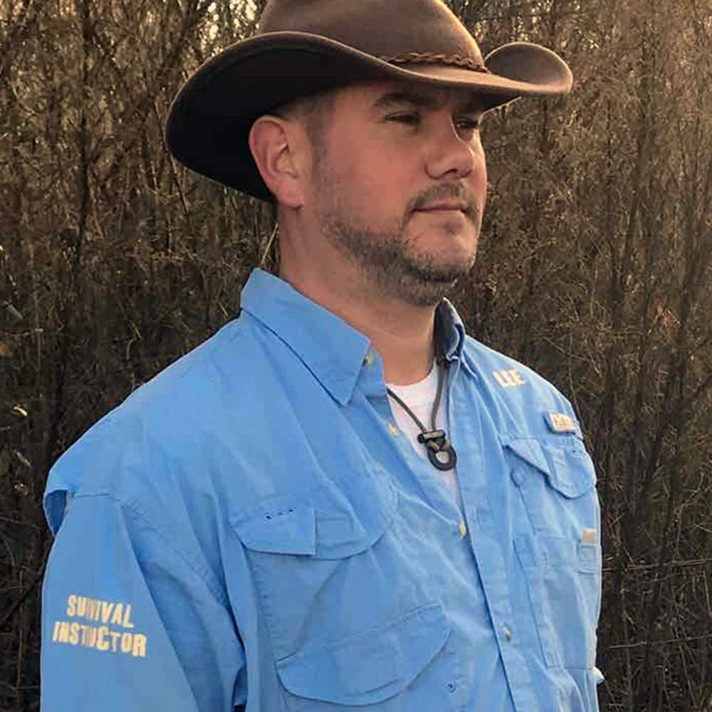 Fire Starter Necklace, Survival Paracord Necklace with Flint and Steel, Bushcraft Necklace for Camping, Hiking and Backpacking