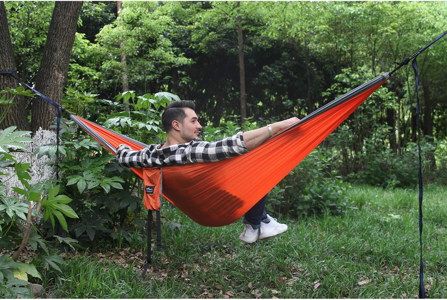 Double Camping Hammock, Lightweight Portable Parachute (2 Tree Straps 16 LOOPS/10 FT Included) 500Lbs Capacity Hammock for Backpacking, Camping, Travel, Beach, Garden